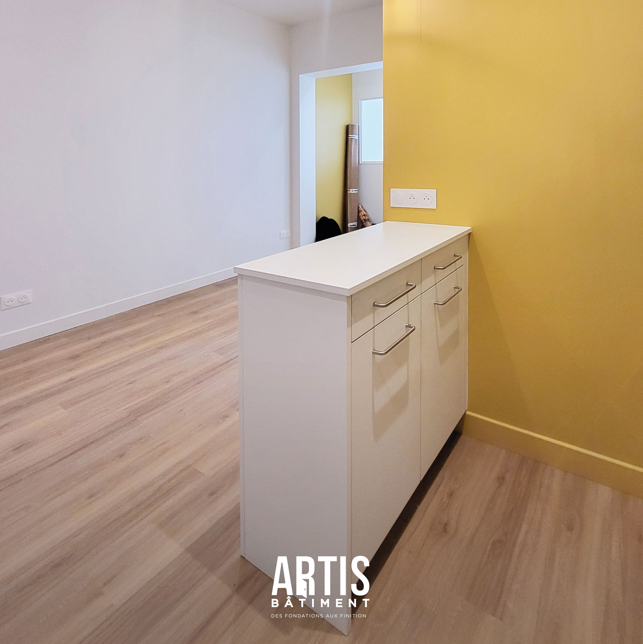 Meuble îlot permettant de structurer l’espace cuisine.